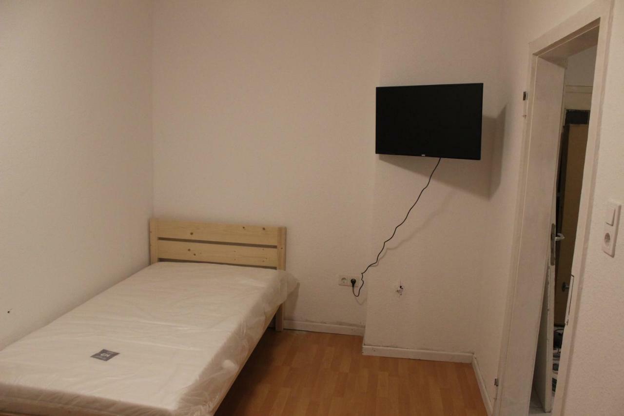 Zimmer Sucht Bewohner Duisburg Eksteriør billede