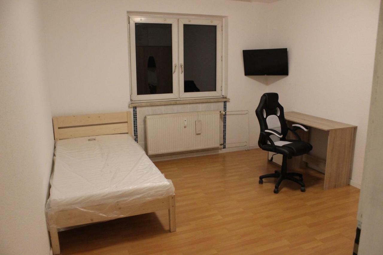 Zimmer Sucht Bewohner Duisburg Eksteriør billede